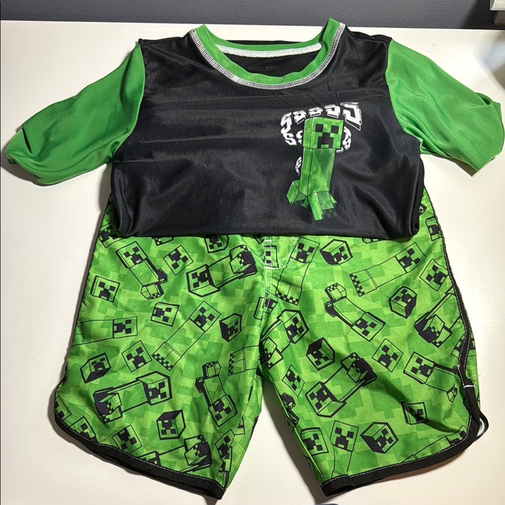Minecraft Green and Black rash guard swim trunk Set size m